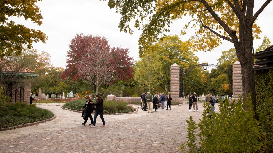 graceland cemetery third place graceland cemetery third place