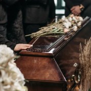 how to hold an inexpensive funeral